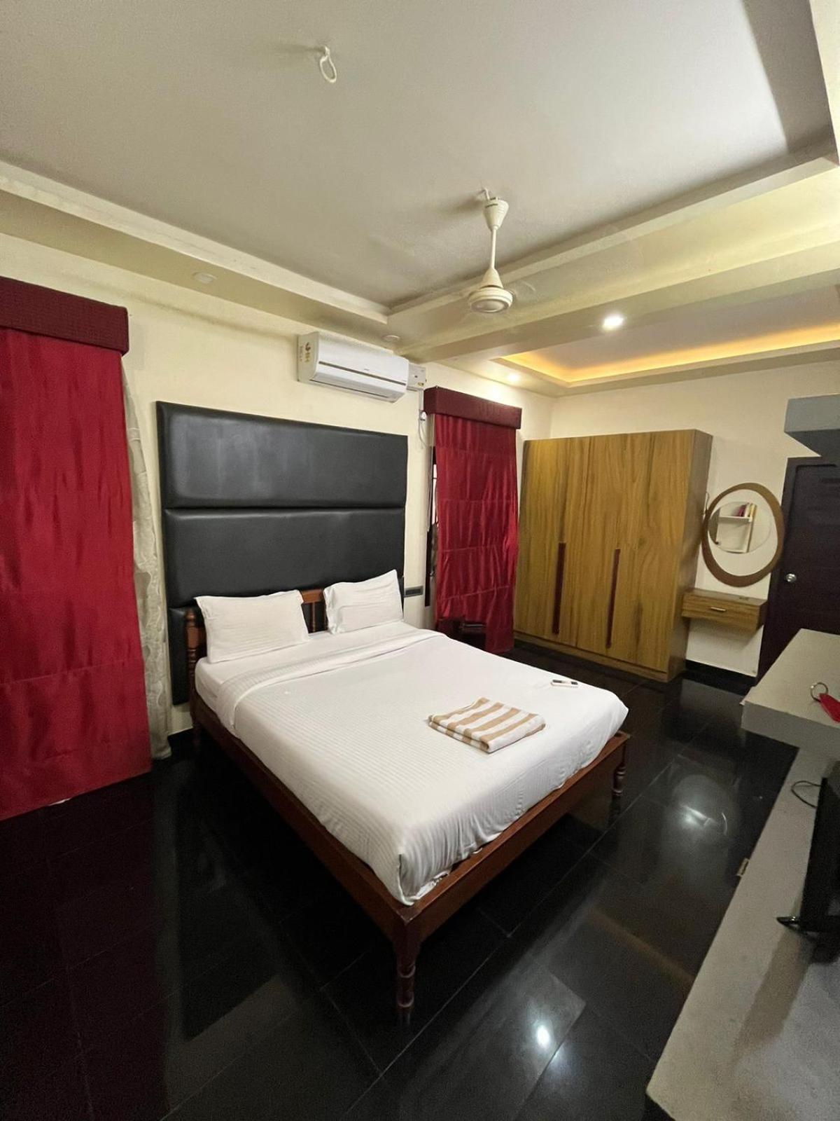 Jackroot Heritage Athirappilly Apartment Kallana Bilik gambar